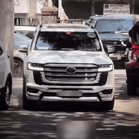Toyota Defender GIF