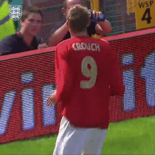 bagagerum Encommium forhåndsvisning The Robot Peter Crouch Celebration GIF by England - Find & Share on GIPHY