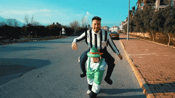 Enes Batur GIF