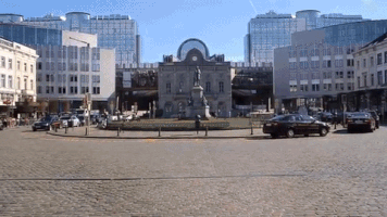 Brussels Running GIF by Cityguys.nl