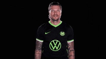 Daniel Ginczek Hello GIF by VfL Wolfsburg