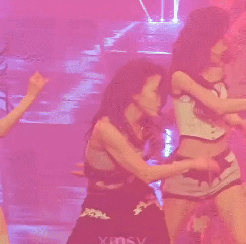 Itzy Ryujin GIF