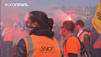 smoke GIF by euronews
