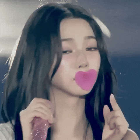 Karina Yuji GIF