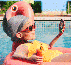 Pohyblivá animace s babičkou s růžovými slunečními brýlemi, ležící na nafukovacím růžovém plameňáku v bazénu, odhazující mobil a pijící drink.