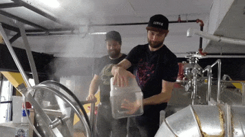 Beer Clapping GIF by LERVIG