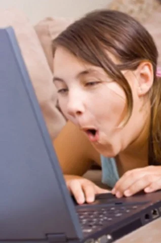 giphy.webp?cid=ecf05e47z1pww3fnwr3vxa458bt8xo14o7jcmwfru1bc2d3o&rid=giphy.webp