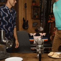 200.gif?cid=fc005b088239e9c1215a29e09aab47959f415fc85f09874f&rid=200.gif&ct=g