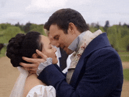 Luke Thompson Kiss GIF