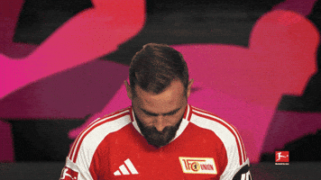 Look Up Union Berlin GIF by Bundesliga
