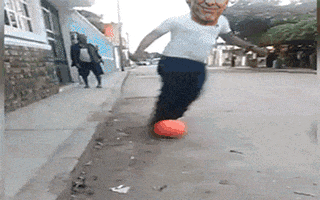 julianrios pelota golpe macri gambeta GIF