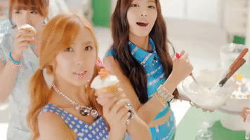 k-pop cupcake GIF