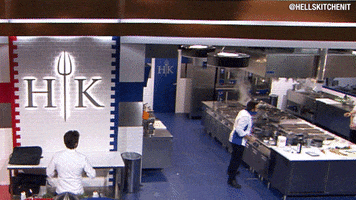 hk running GIF by Hell's Kitchen Italia
