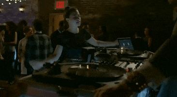 Broad City Dancing GIF by Crave