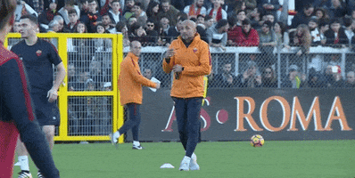 luciano spalletti thumbs up GIF by AS Roma