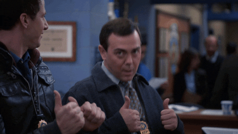Jake et Charles prêts à enquêter dans Brooklyn Nine-Nine