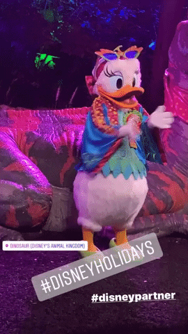 Daisy Duck GIF