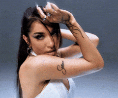 Maria Becerra GIF