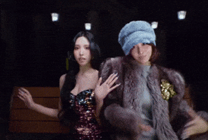 Play Momo GIF