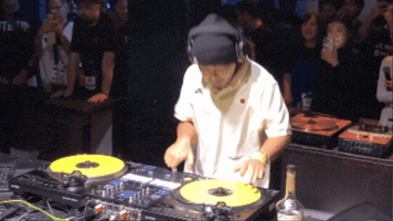 Champion Dmc GIF by MPC SQUARE JAPAN
