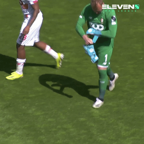 Goalkeeper Gloves GIF by ElevenSportsBE