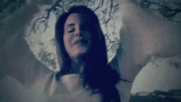 Lana Del Rey GIF