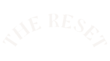 Dynasti Hunt Sticker