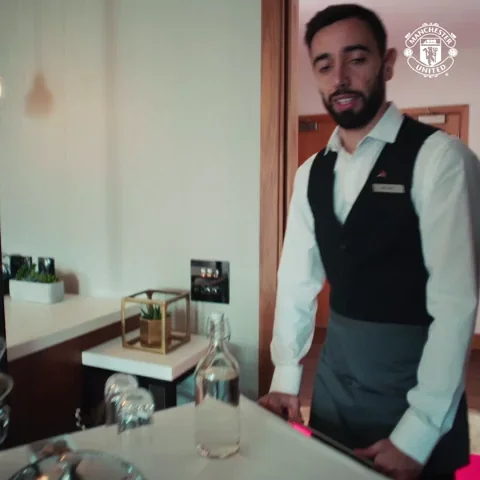 Serve Bruno Fernandes GIF by Manchester United