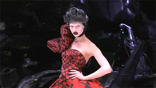 karlie kloss alexander mcqueen