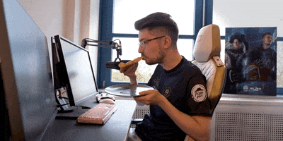 Pizza Eating GIF by BIGCLAN