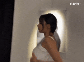 Lee Hyeri GIF