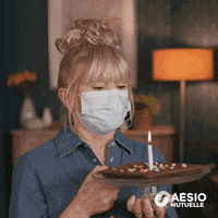 Gateau Anniversaire Gifs Get The Best Gif On Giphy