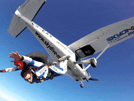 Airplane Skydiving GIF by Skydive Maia Paraquedismo