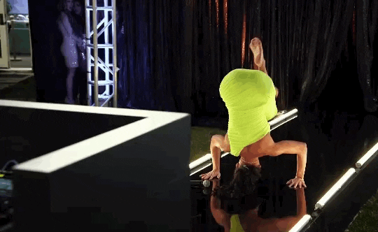 double shot at love headstand GIF by A Double Shot At Love With DJ Pauly D and Vinny