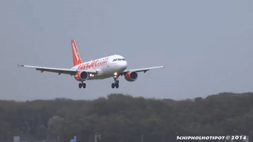 Aborted Landing Gives New Meaning to 'Touch and Go'