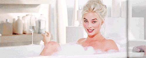 margot robbie s GIF