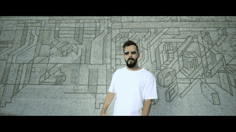 dghld2fybg9yzgnaewfob28uy29t giphyupload GIF