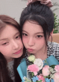 Nmixx GIF