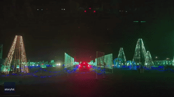 Candy-Themed Light Show Brings Christmas Decorations to Life in Arizona