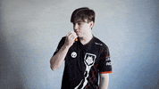 Praise Kiss GIF by G2 Esports