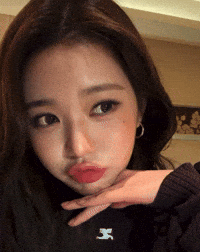Idol Kiss GIF