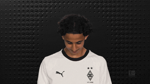 Look Up Borussia Moenchengladbach GIF by Bundesliga