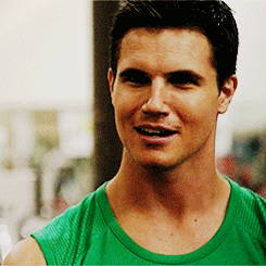robbie amell GIF