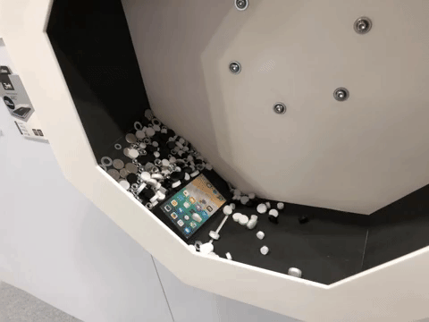 electronics show 3mk GIF