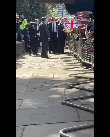 Cheers Erupt as King Charles and Prince William Surprise Mourners Waiting in the Queue