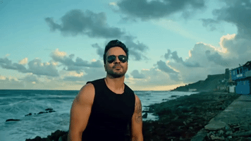 luis fonsi GIF