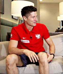 robert lewandowski GIF
