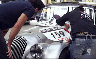 Watching Classic Car GIF by Mecanicus