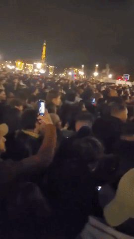 French Soccer Team Arrives in Paris to Huge Crowds After World Cup Defeat