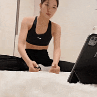 Helmets kpop idol le sserafim kazuha GIF